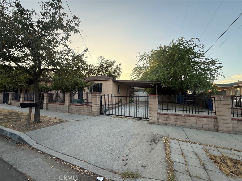 10004 San Fernando Road Property Photo 5