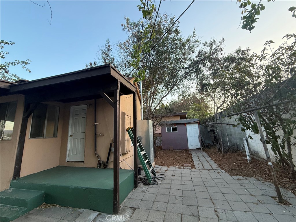 10004 San Fernando Road Property Photo 7