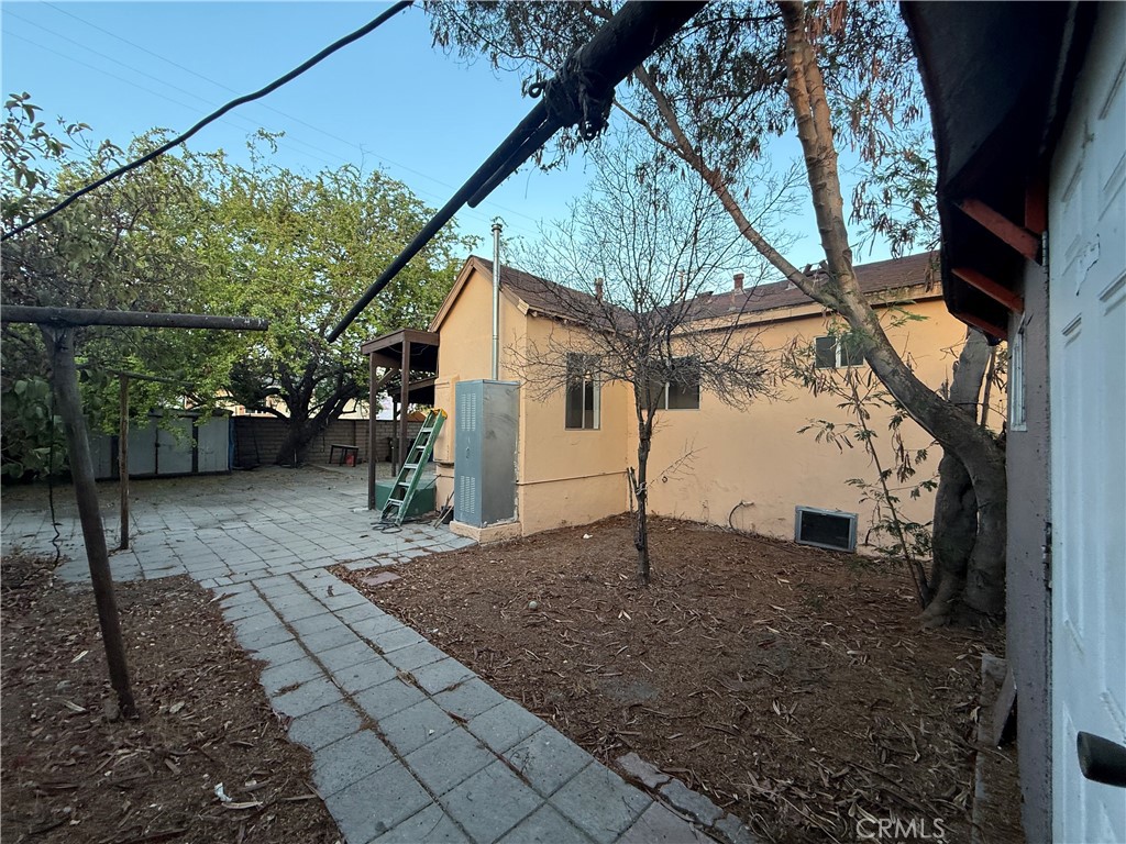 10004 San Fernando Road Property Photo 8
