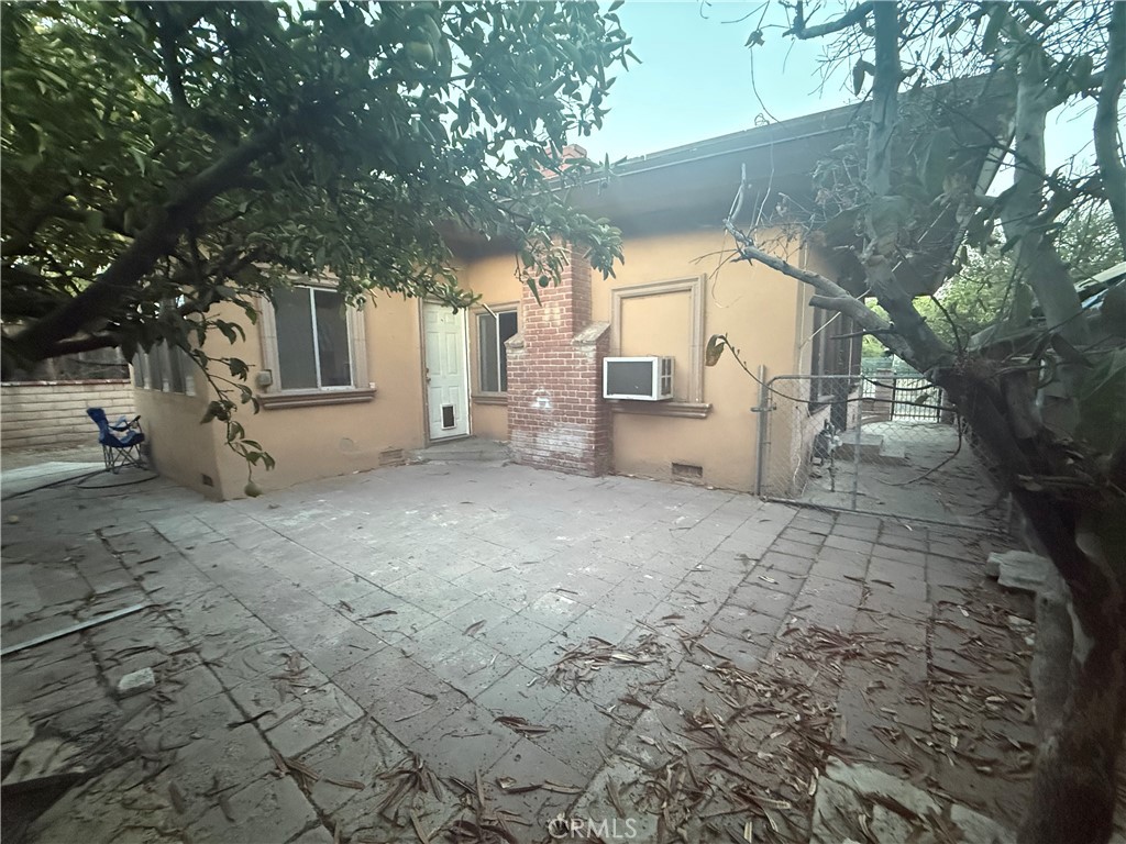 10004 San Fernando Road Property Photo 10