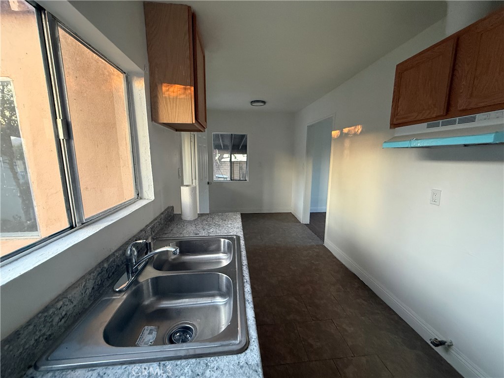 10004 San Fernando Road Property Photo 14