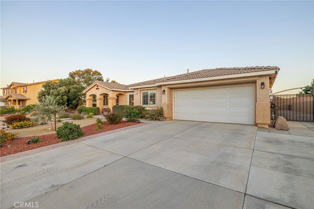 1734 Granville Property Photo 5