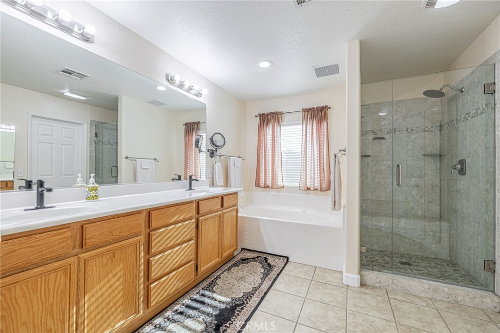 1734 Granville Property Photo 38