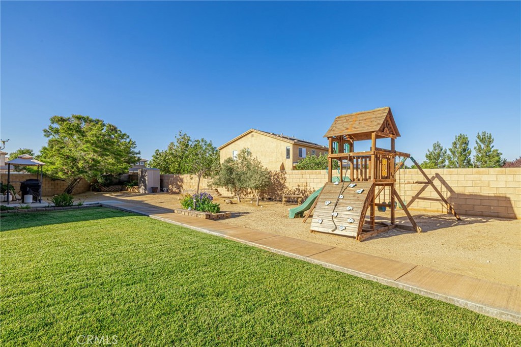 1734 Granville Property Photo 43