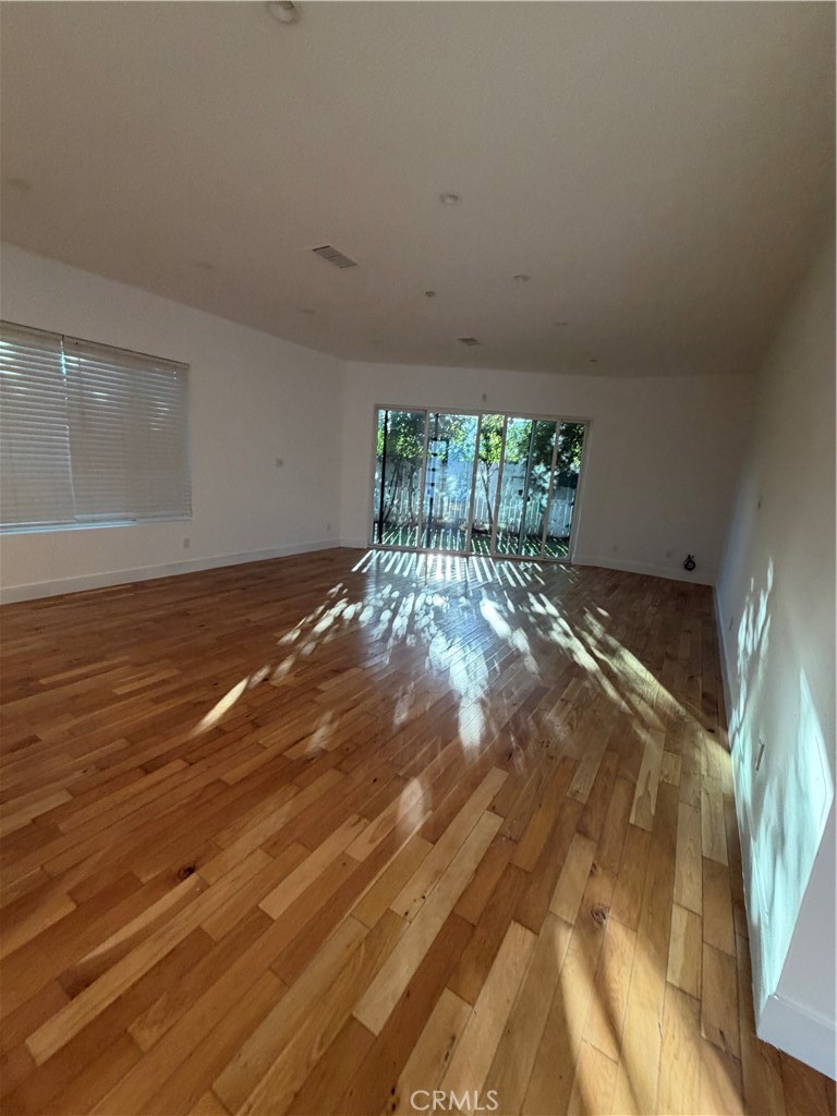 5501 Crebs Property Photo 4