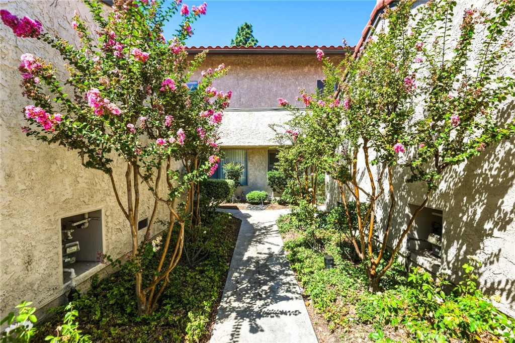 11257 Key West Avenue 3 Property Photo 3