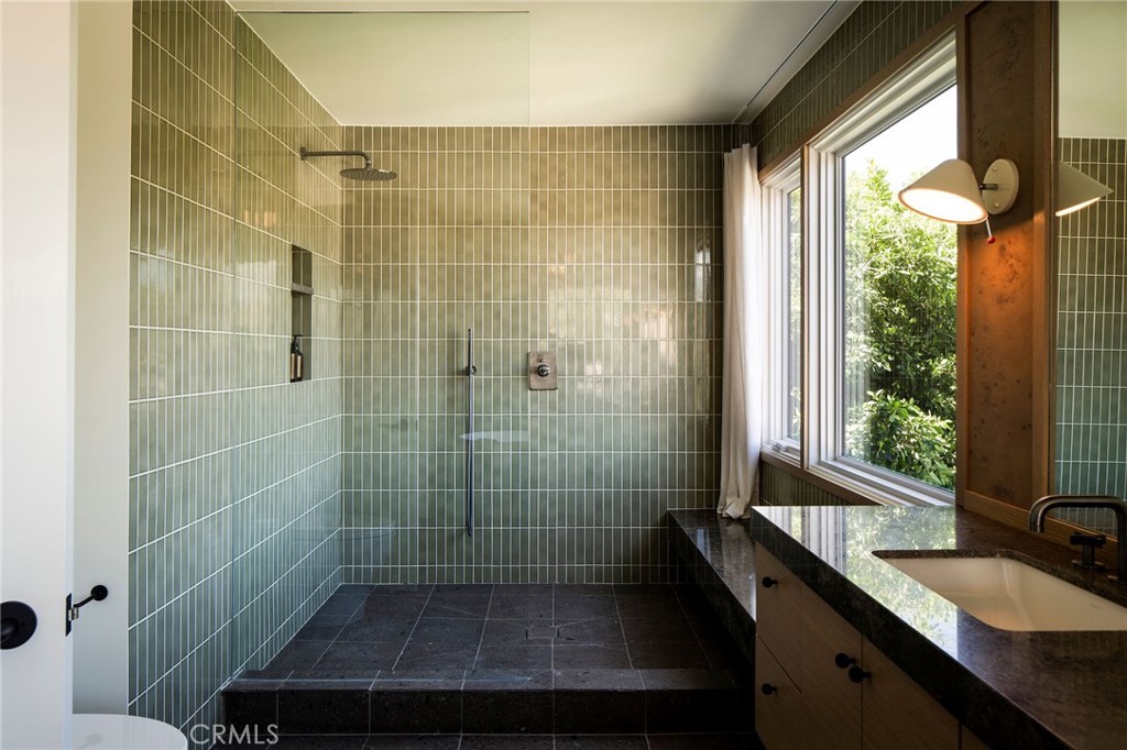 1847 Fanning Street Property Photo 16