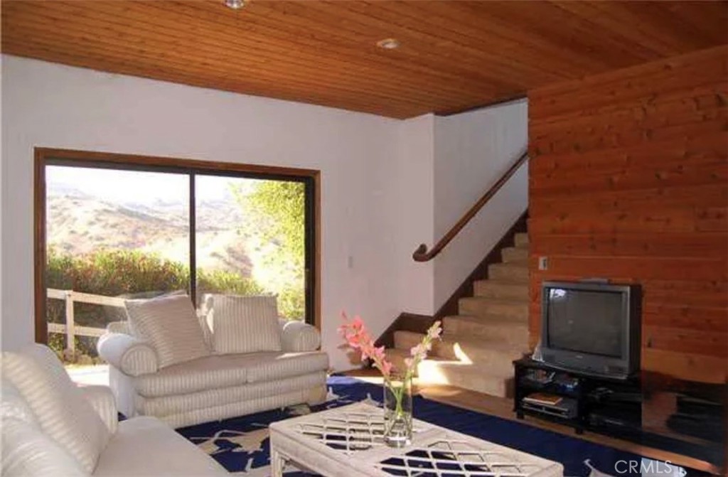 28 Wrangler Lane Property Photo 4