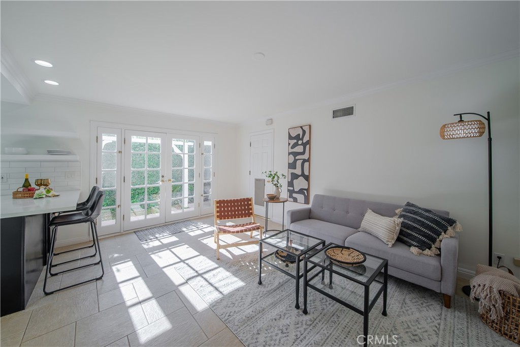 6504 Tamarind Property Photo 3