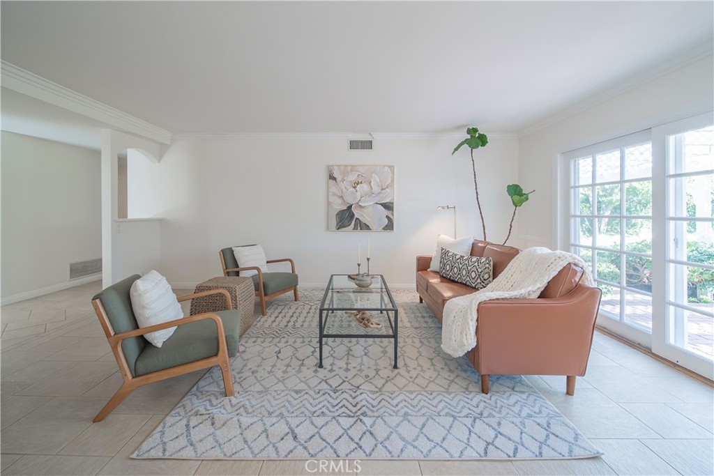 6504 Tamarind Property Photo 8