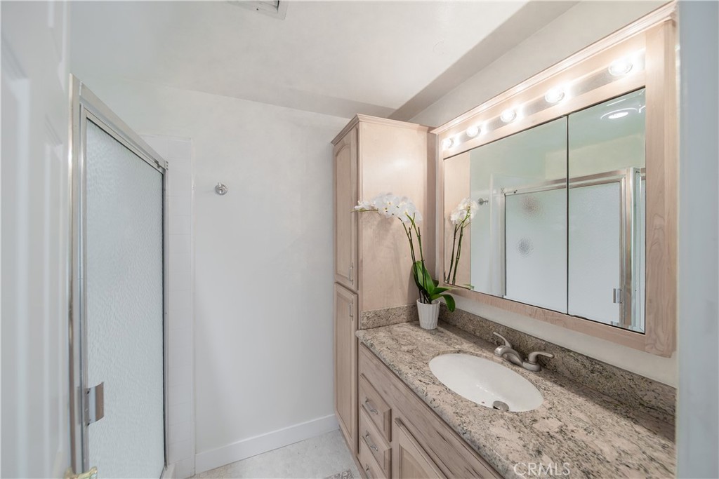 6504 Tamarind Property Photo 13