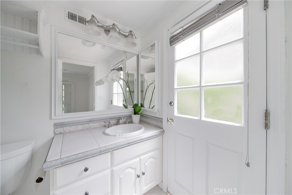 6504 Tamarind Property Photo 16