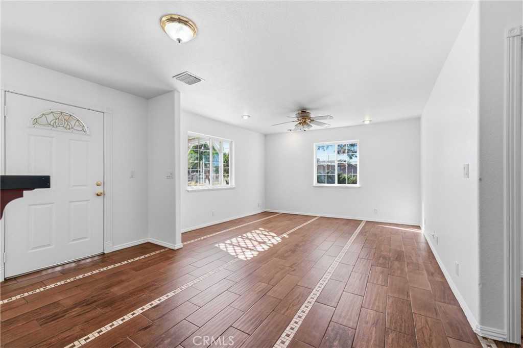 43107 43rd W Property Photo 8