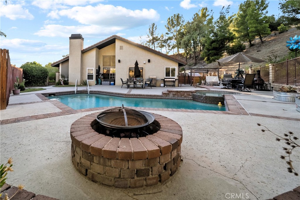 28083 Valcour Drive Property Photo 3