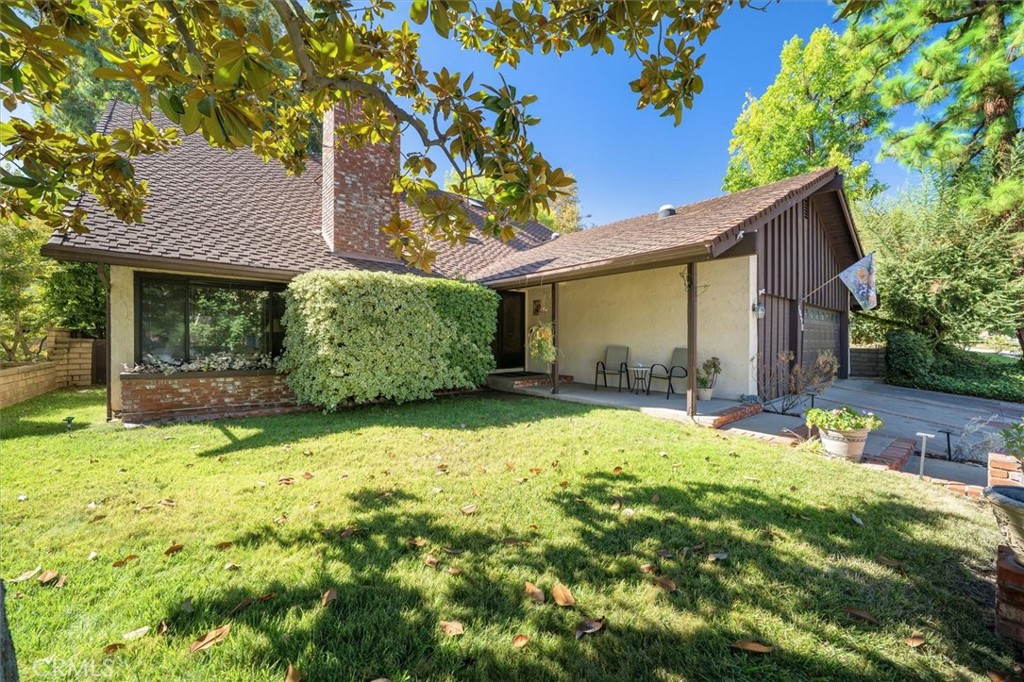 24020 Avenida Crescenta Property Photo 1