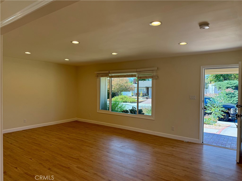 23900 Pentland Property Photo 8