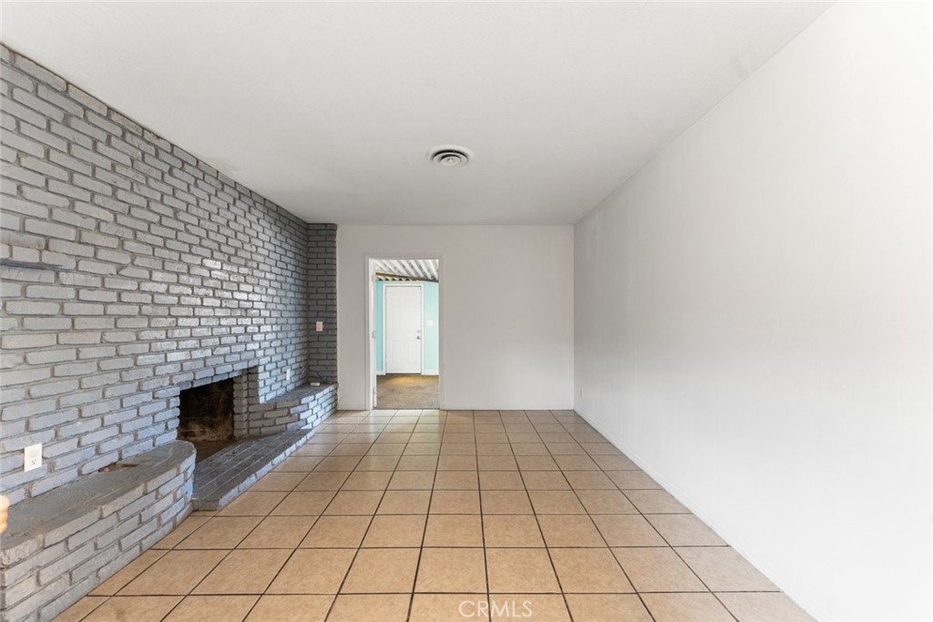 38447 2nd Street E Property Photo 4