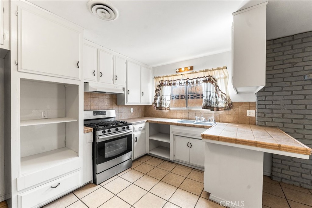 38447 2nd Street E Property Photo 12
