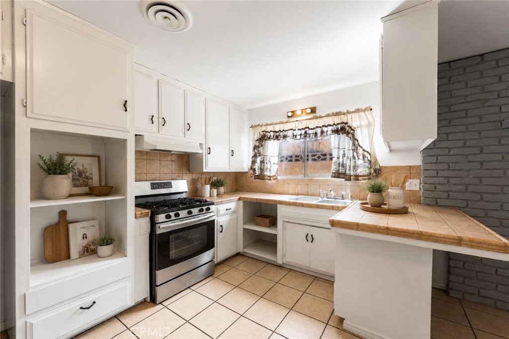 38447 2nd Street E Property Photo 13