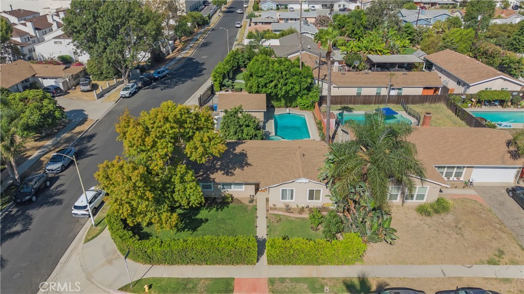 11201 Petit Avenue Property Photo 4