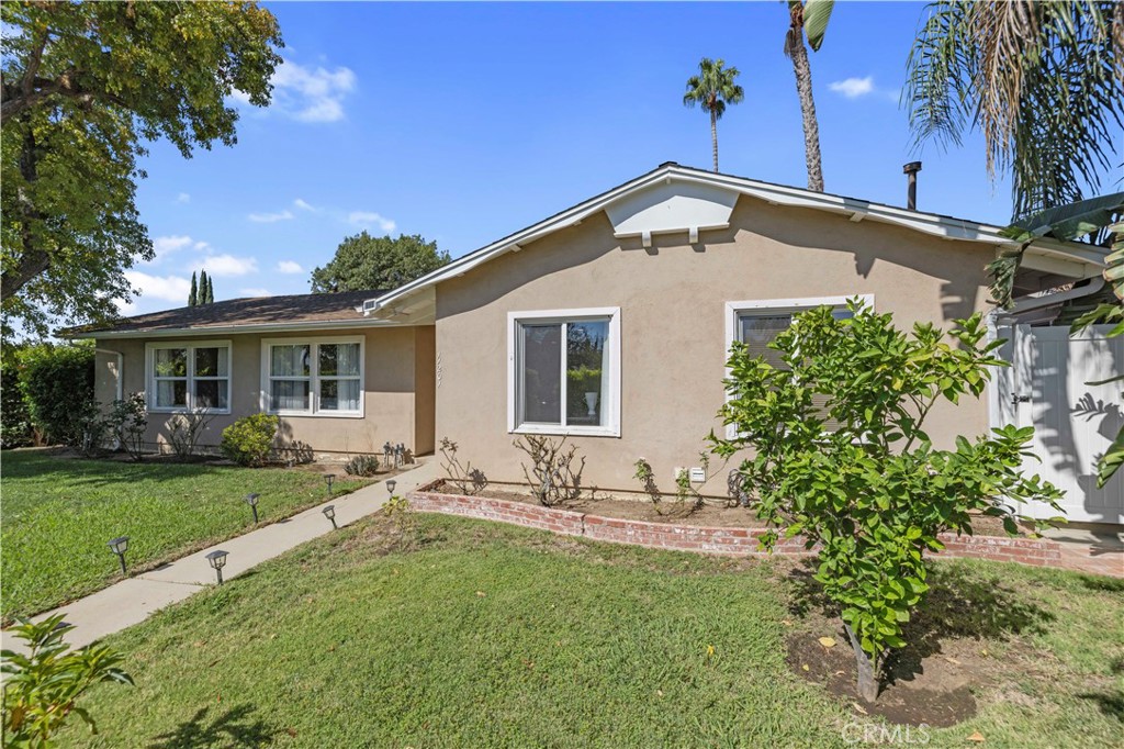 11201 Petit Avenue Property Photo 8