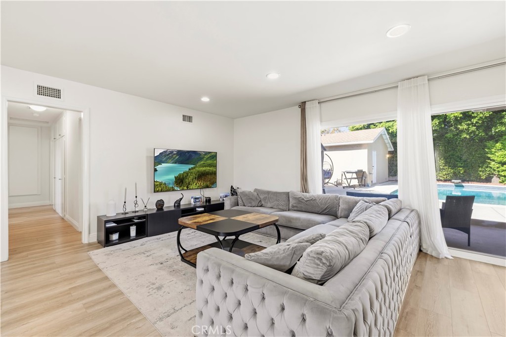 11201 Petit Avenue Property Photo 11