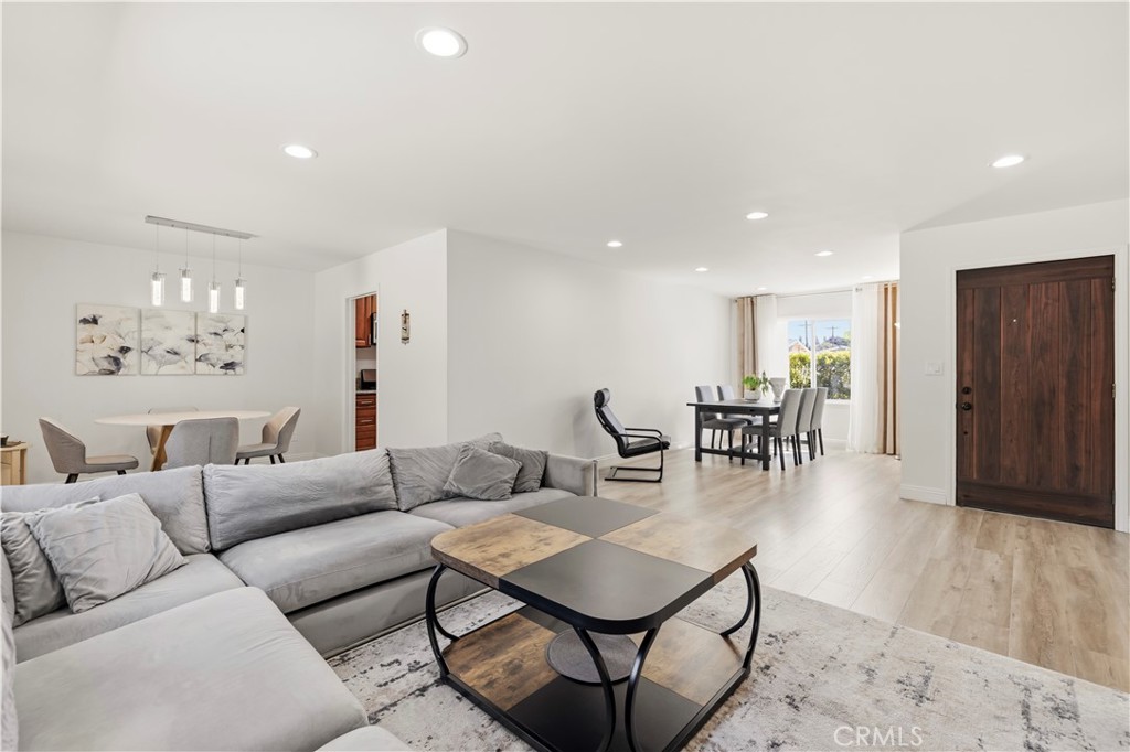 11201 Petit Avenue Property Photo 13