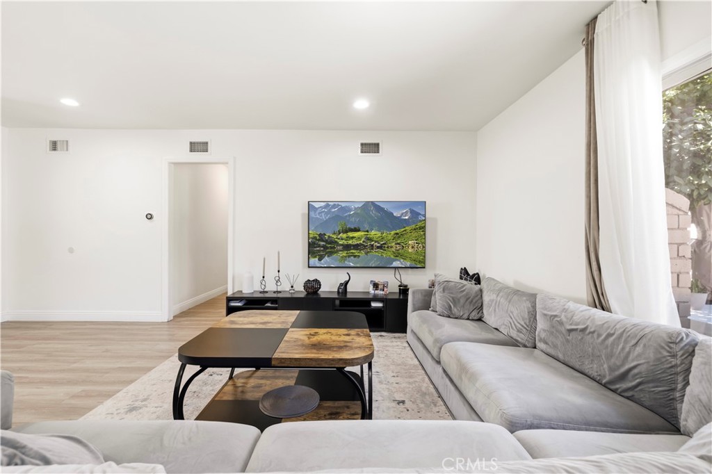 11201 Petit Avenue Property Photo 14