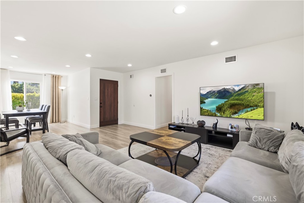 11201 Petit Avenue Property Photo 15