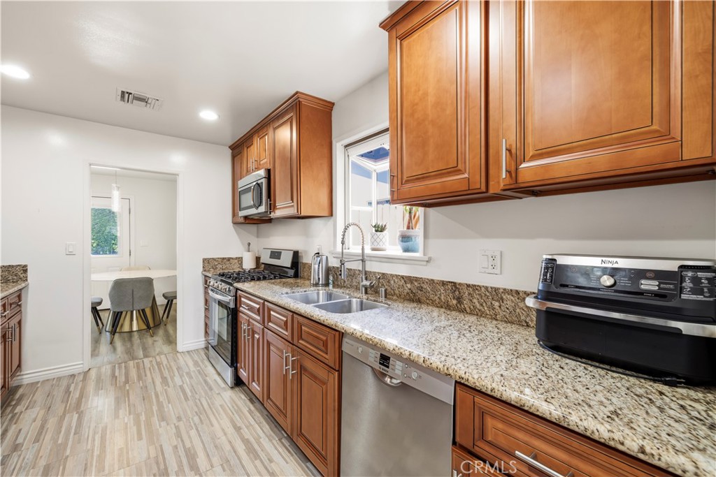 11201 Petit Avenue Property Photo 27