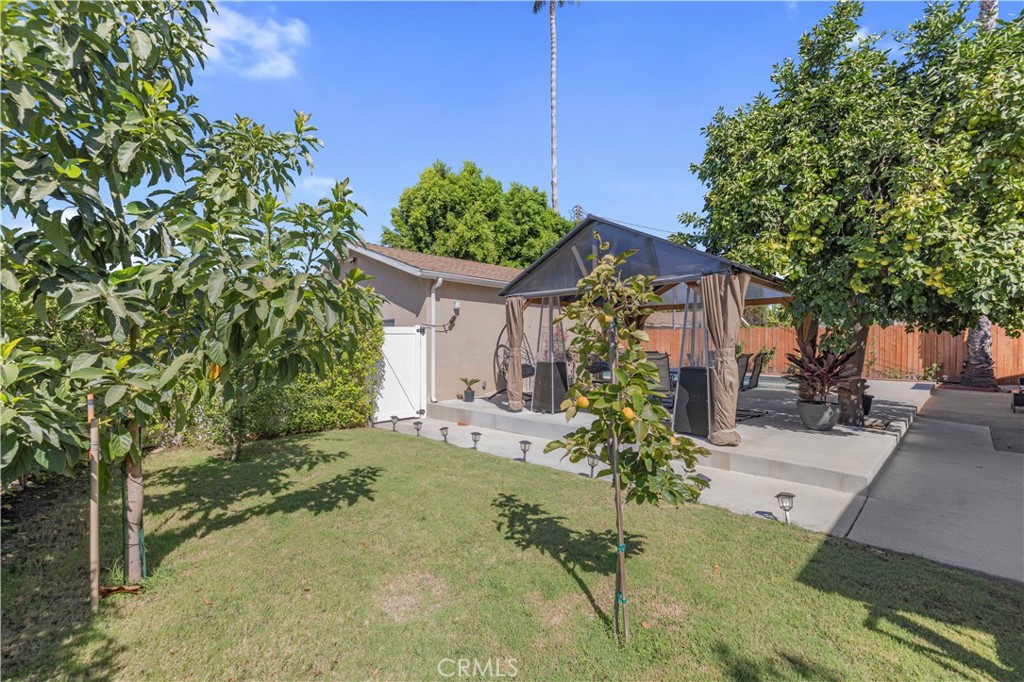 11201 Petit Avenue Property Photo 48