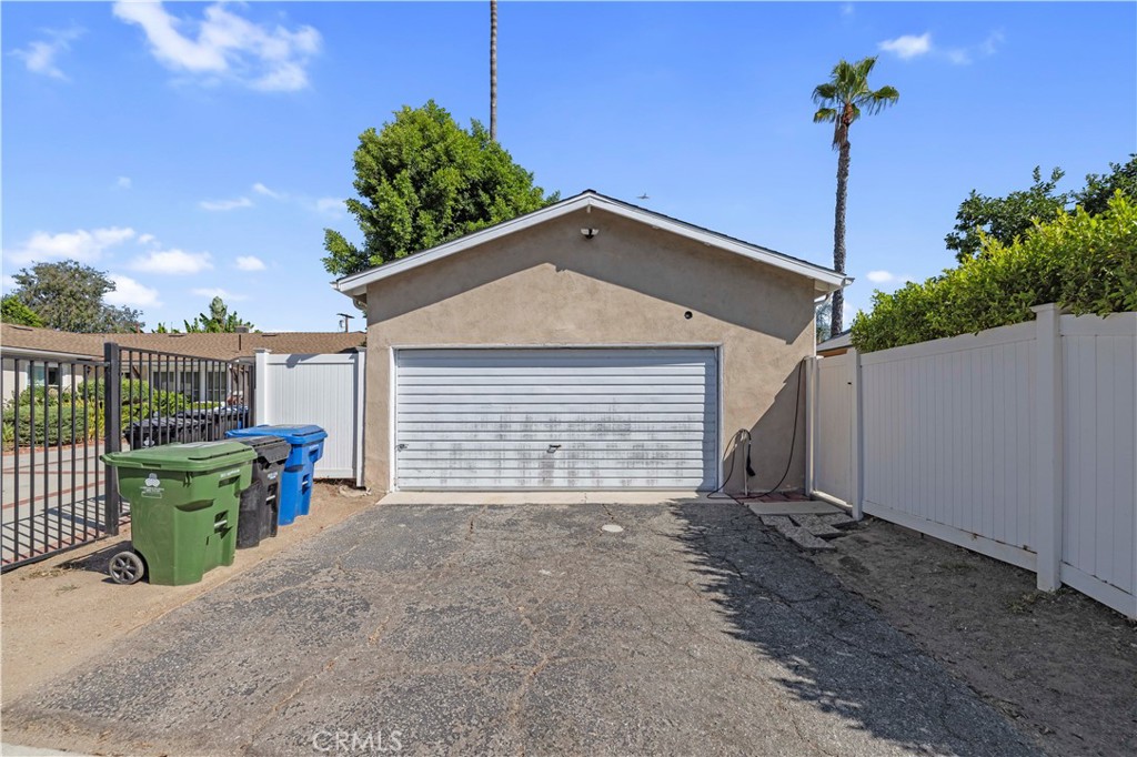 11201 Petit Avenue Property Photo 62