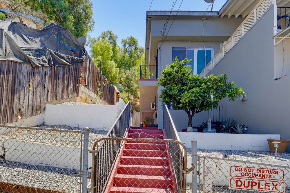 5020 Aldama Street Property Photo 5