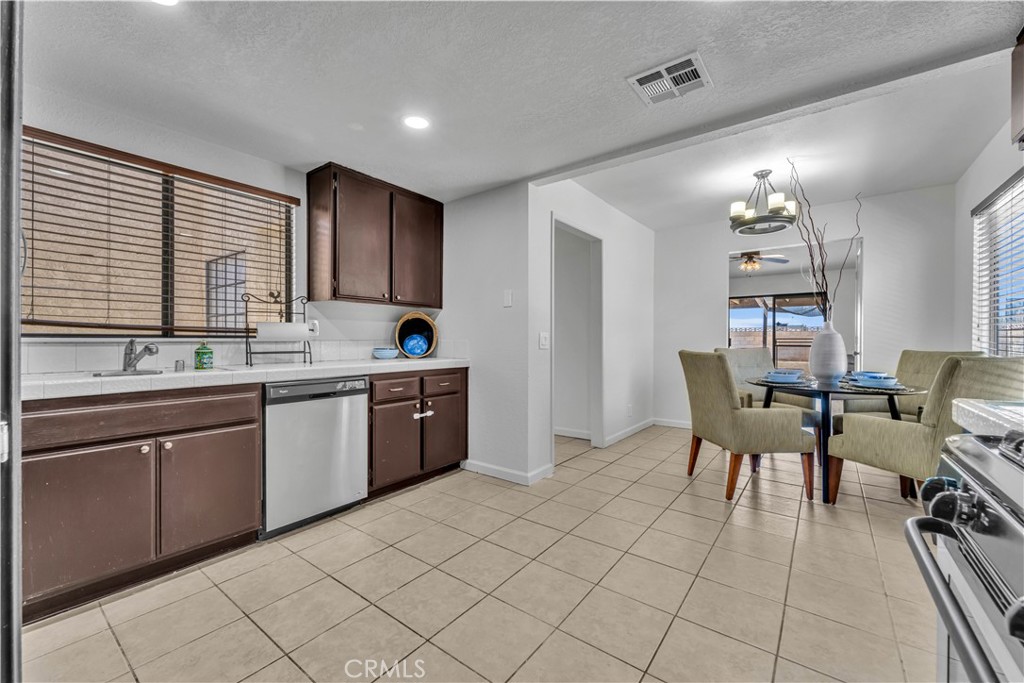 45115 18th Street W Property Photo 3