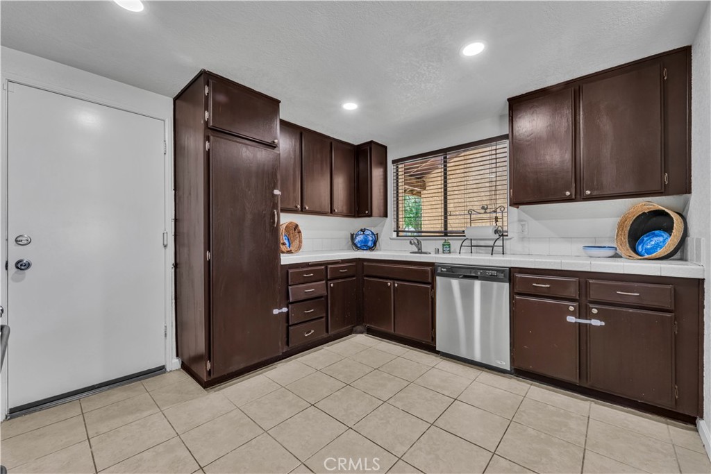 45115 18th Street W Property Photo 4