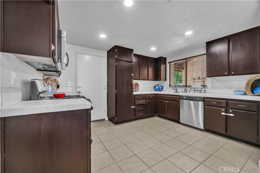 45115 18th Street W Property Photo 5