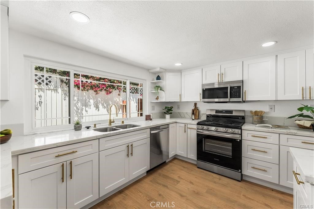 29147 Lotusgarden Drive Property Photo 18