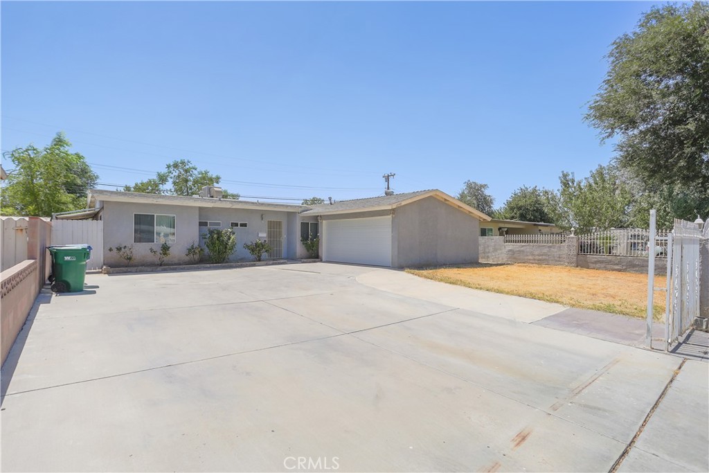 1050 W Avenue J13 Property Photo 1