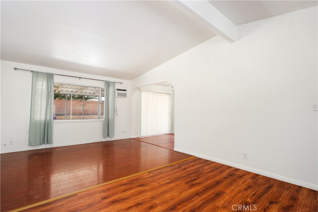 1050 W Avenue J13 Property Photo 4