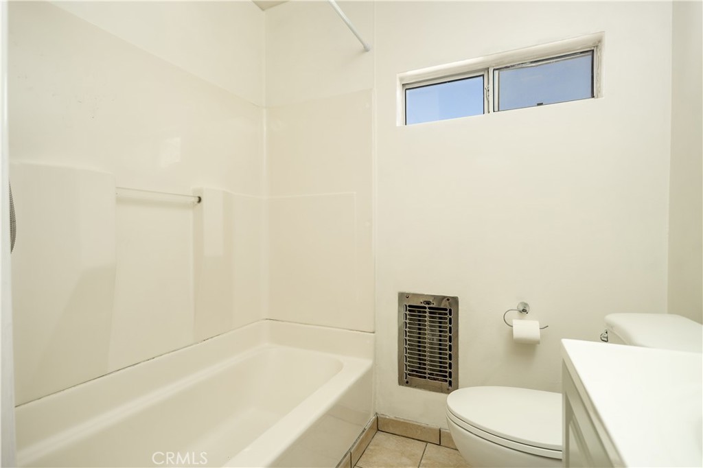 1050 W Avenue J13 Property Photo 10