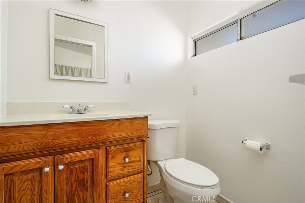 1050 W Avenue J13 Property Photo 14