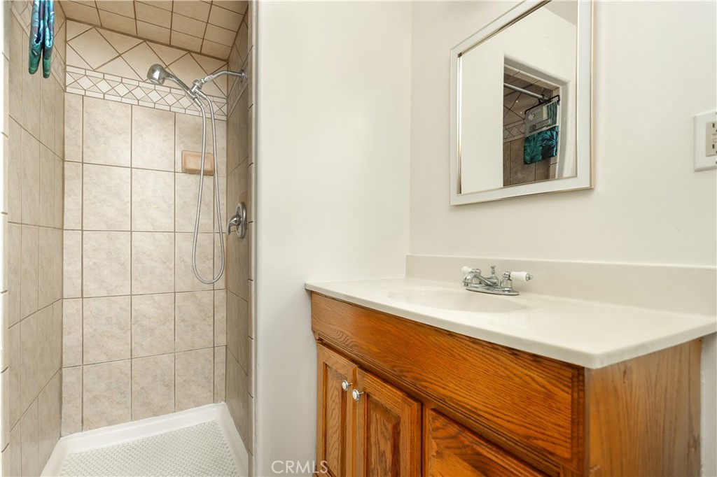 1050 W Avenue J13 Property Photo 15
