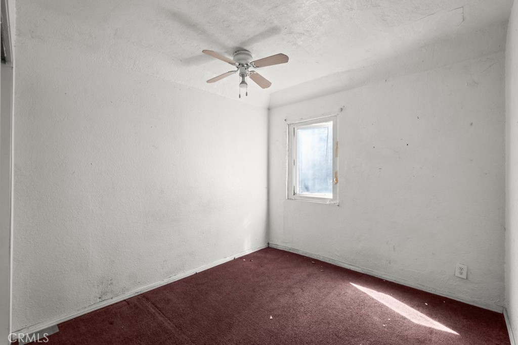 221 W Hillcrest Boulevard Property Photo 30
