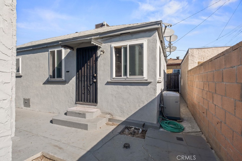 221 W Hillcrest Boulevard Property Photo 50