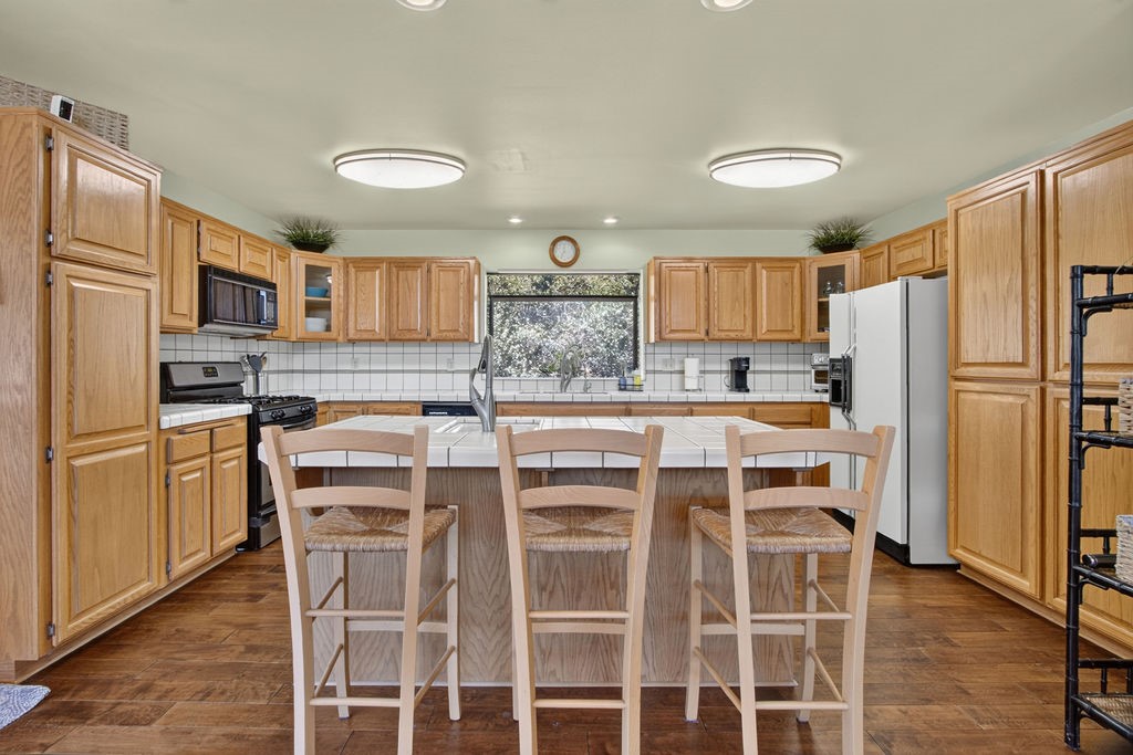 2421 Oakwood Court Property Photo 20