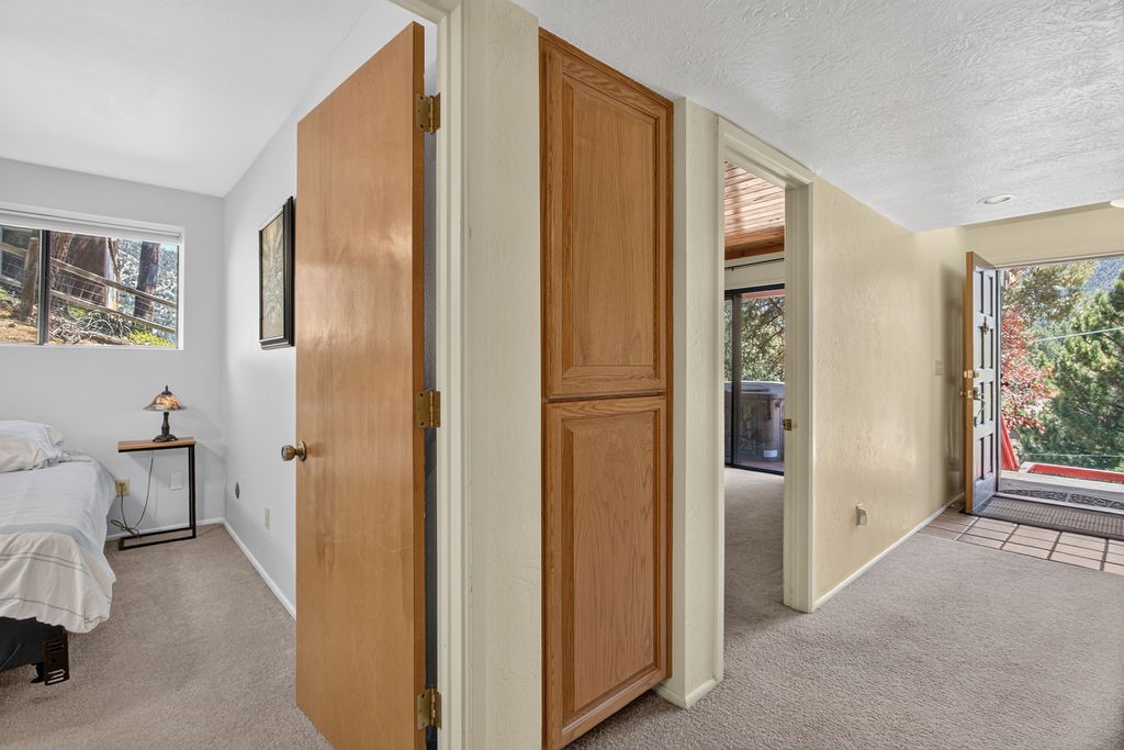 2421 Oakwood Court Property Photo 36