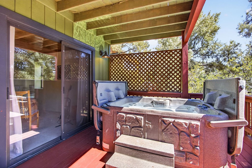2421 Oakwood Court Property Photo 39