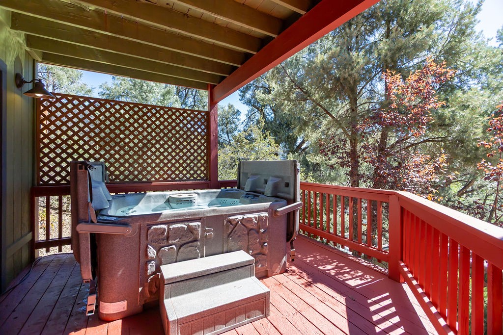 2421 Oakwood Court Property Photo 40