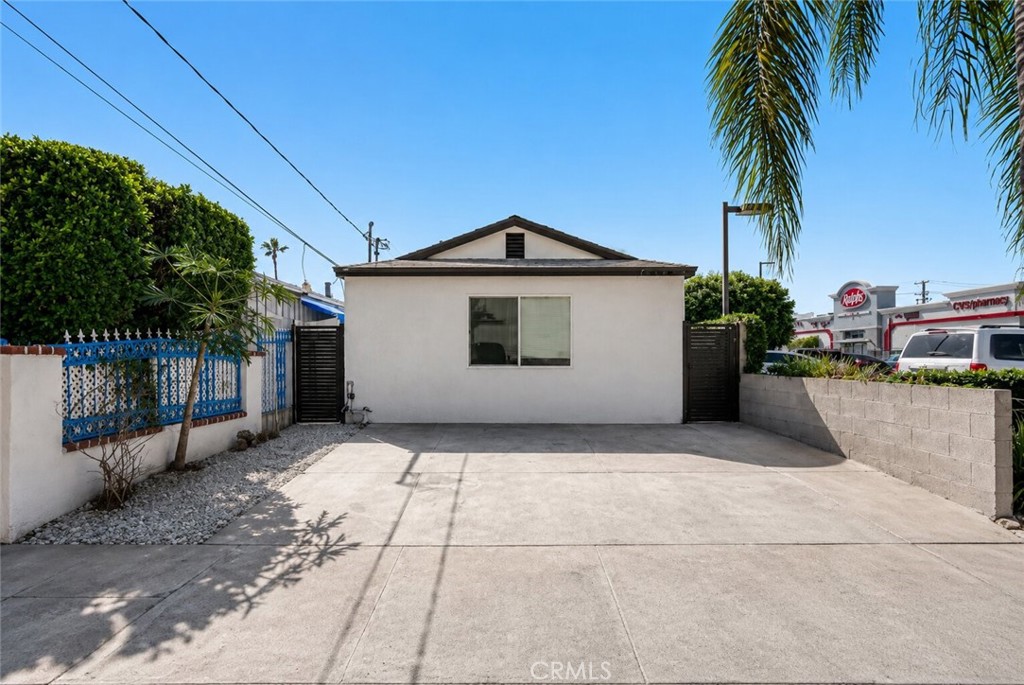 1124 Coronel Street Property Photo 1