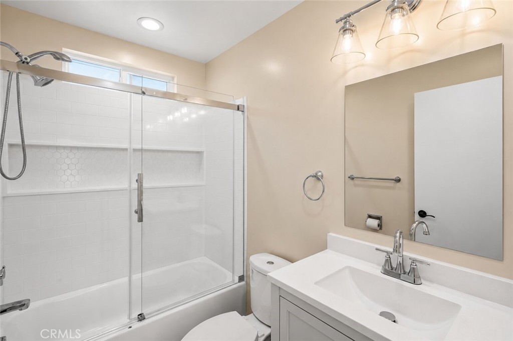 1124 Coronel Street Property Photo 8